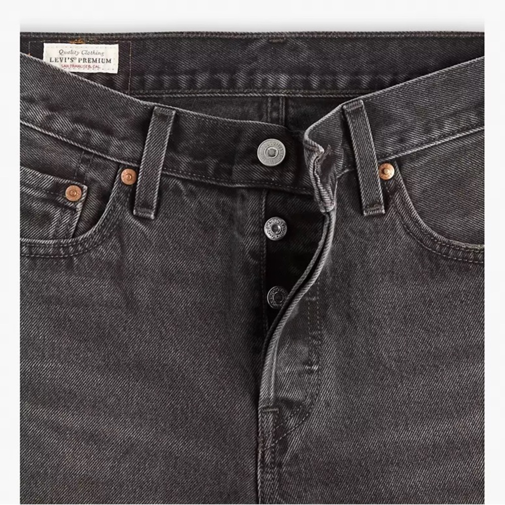 501 Levi’s Original Fit - Like New! - Picture 9 of 11